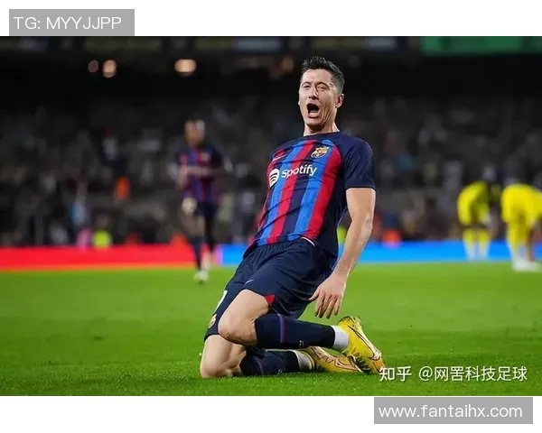 足坛风云再起：新星崛起与老将退役交织的足球时代挑战与机遇